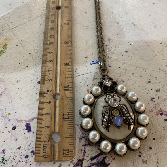 Bee 🐝 classic pendant necklace!! Frim studio of Brandi C. - Picture 3 of 6